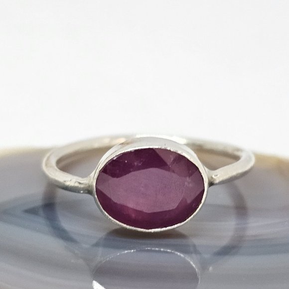 925 Sterling Silver - Natural Ruby Gemstone Ring Size 8.5 - Picture 5 of 14